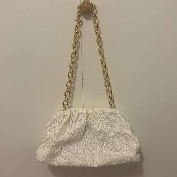 Tuckernuck White Raffia Straw Slouchy Clutch New With Gold Link Chain Strap - Picture 6 of 11